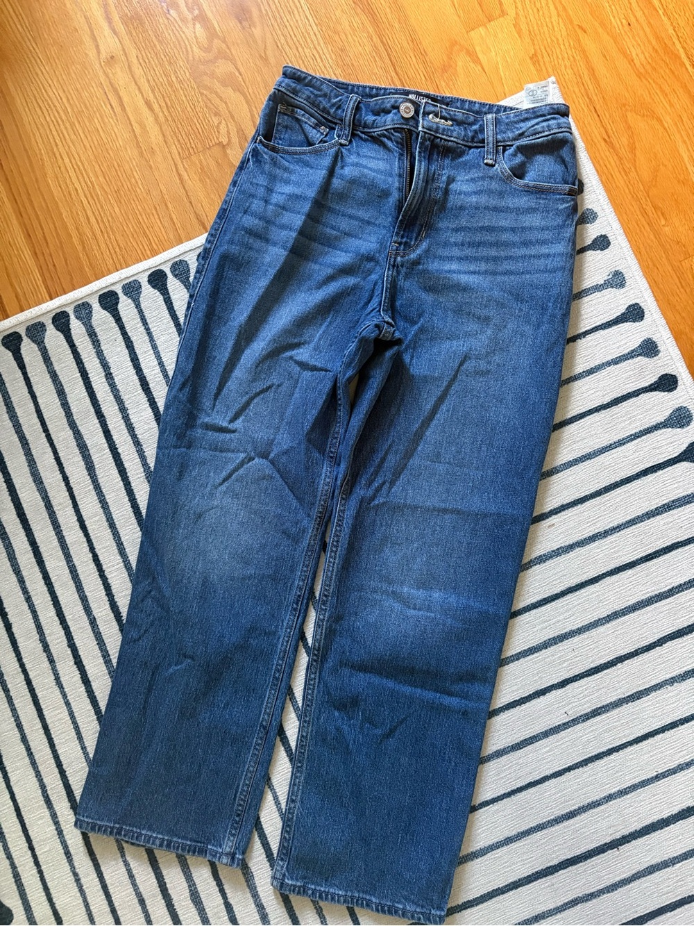 Hollister Women's Straight-Leg Jeans in Blue Denim